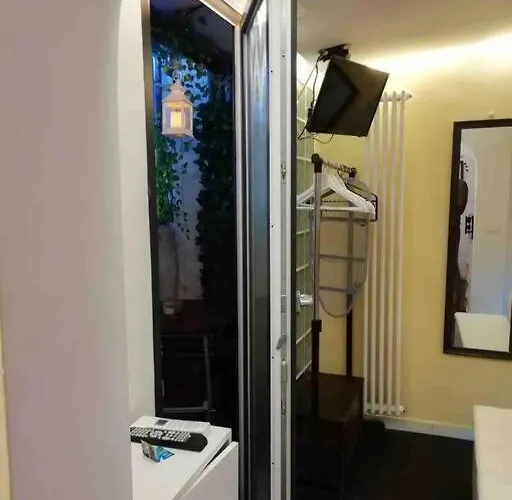 Little Gem In Trevi Fountain Apartment Rom