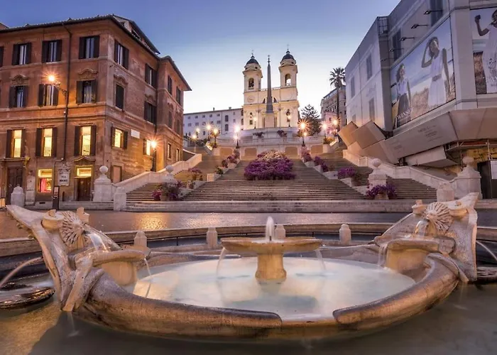 Little Gem In Trevi Fountain * Rom